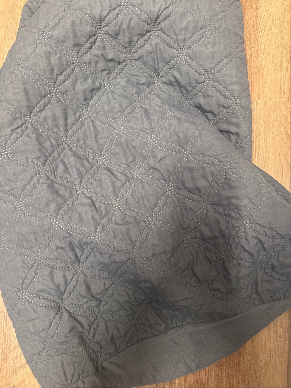 Mattress protector in Charcoal Gray